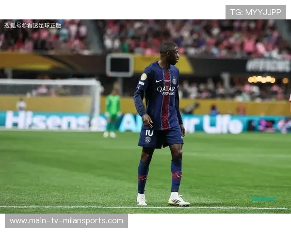 巴黎足球新战术革新:将梅西式短传组织纳入球队长线发展蓝图