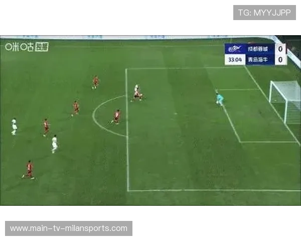 成都蓉城亚历斯祖禁区前沿封堵，直接挡下关键射门